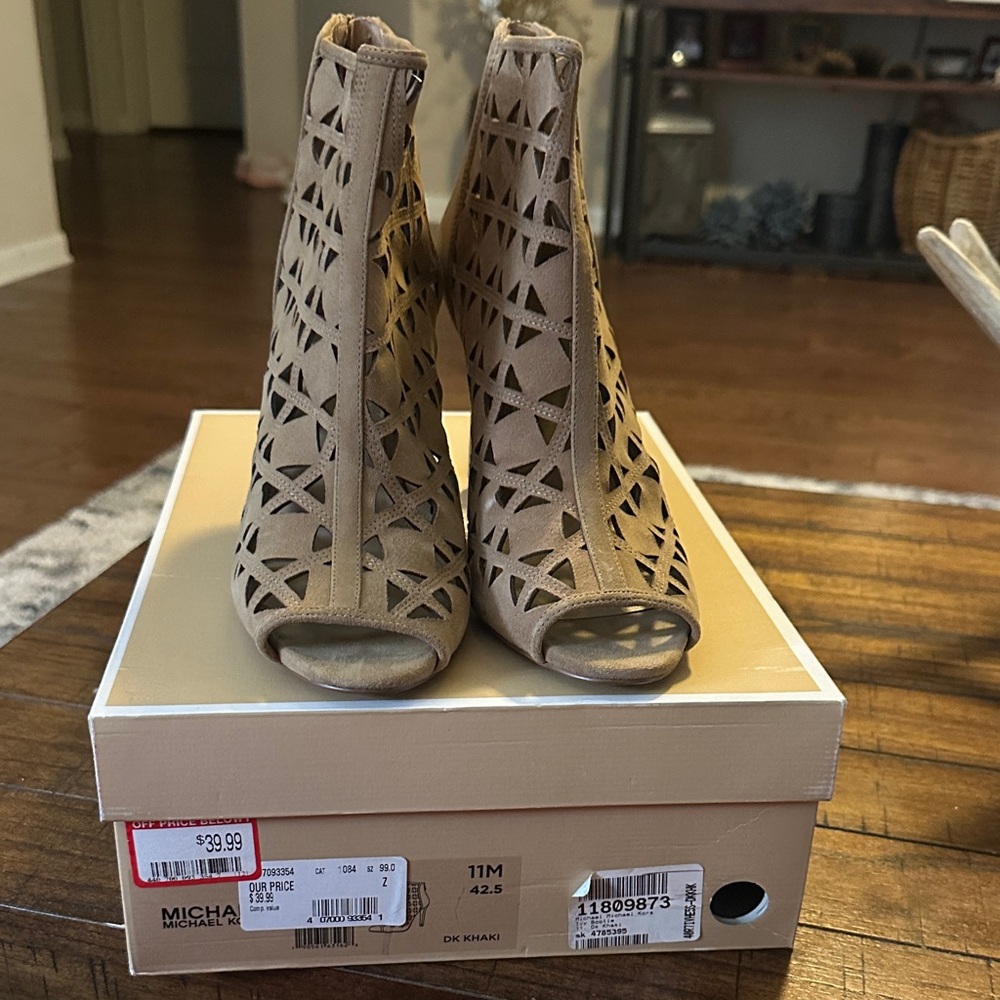 Michael Kors Beige Cutout Peep-Toe Heels